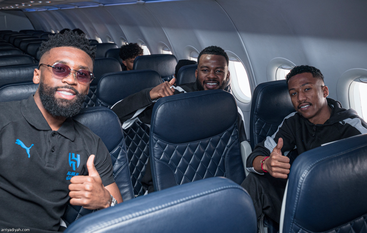 الهلال.. يغادر