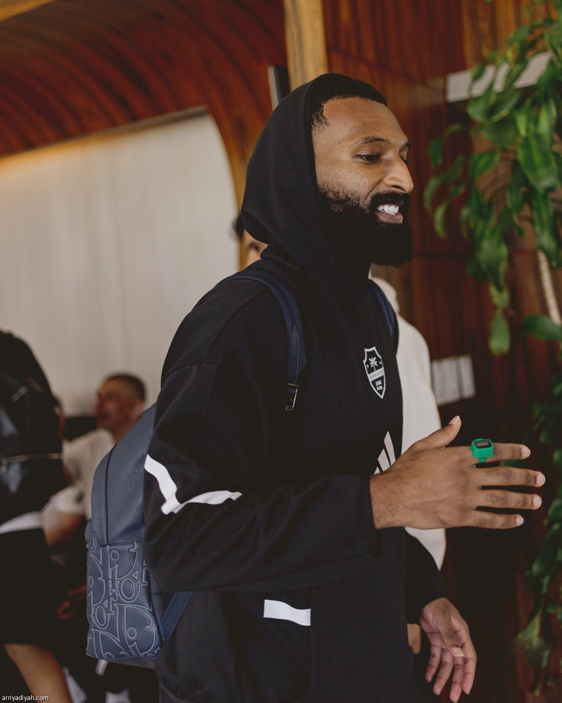 الأهلي يغادر