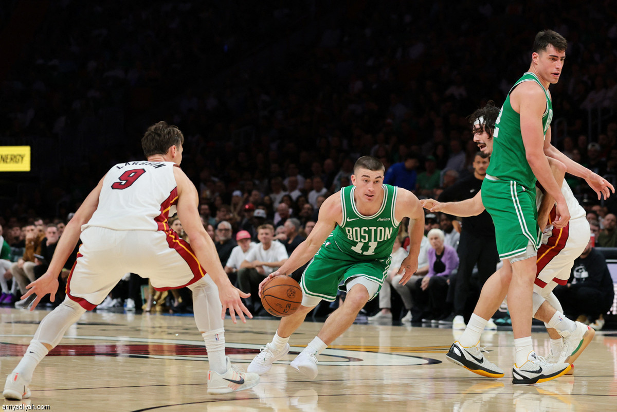 فيليش يتابع