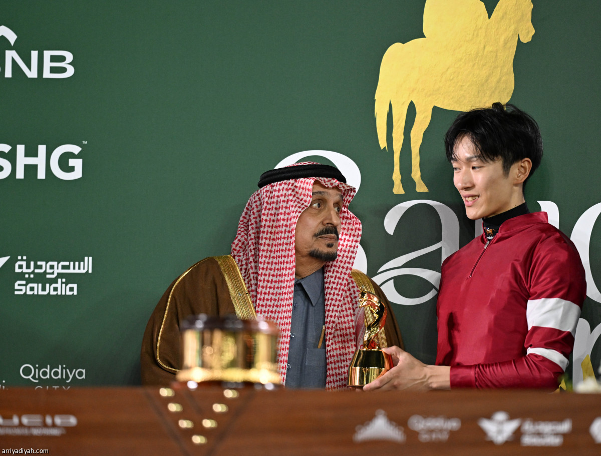 «فور إيفر يونج» يخطف الذهب