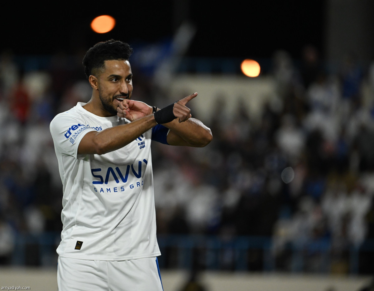 الهلال يعود مكتسحا