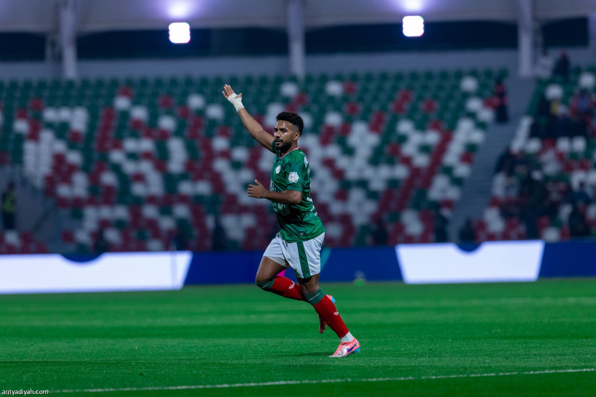 احتفالات.. واعتراضات