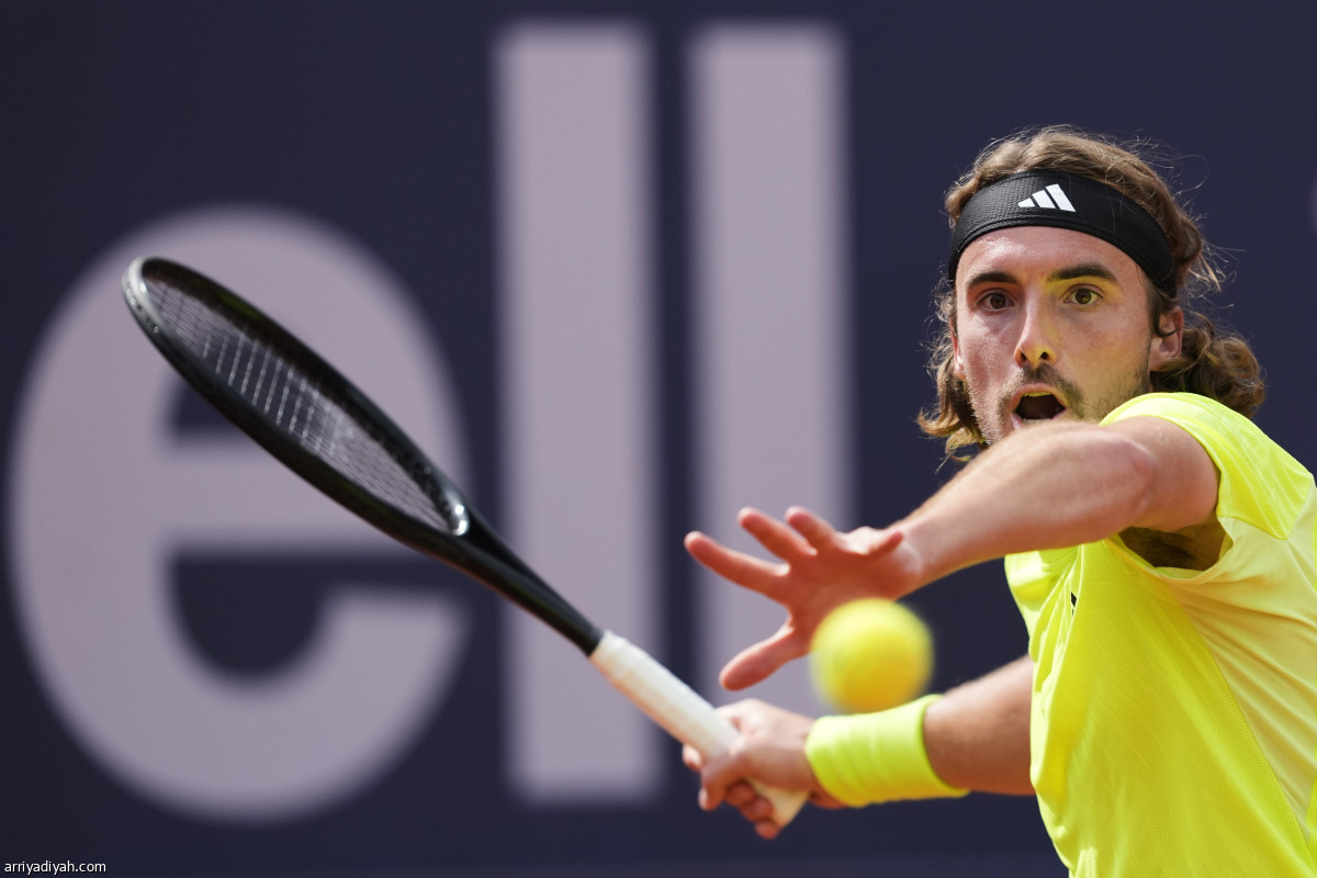 المصنف الثالث يعبر