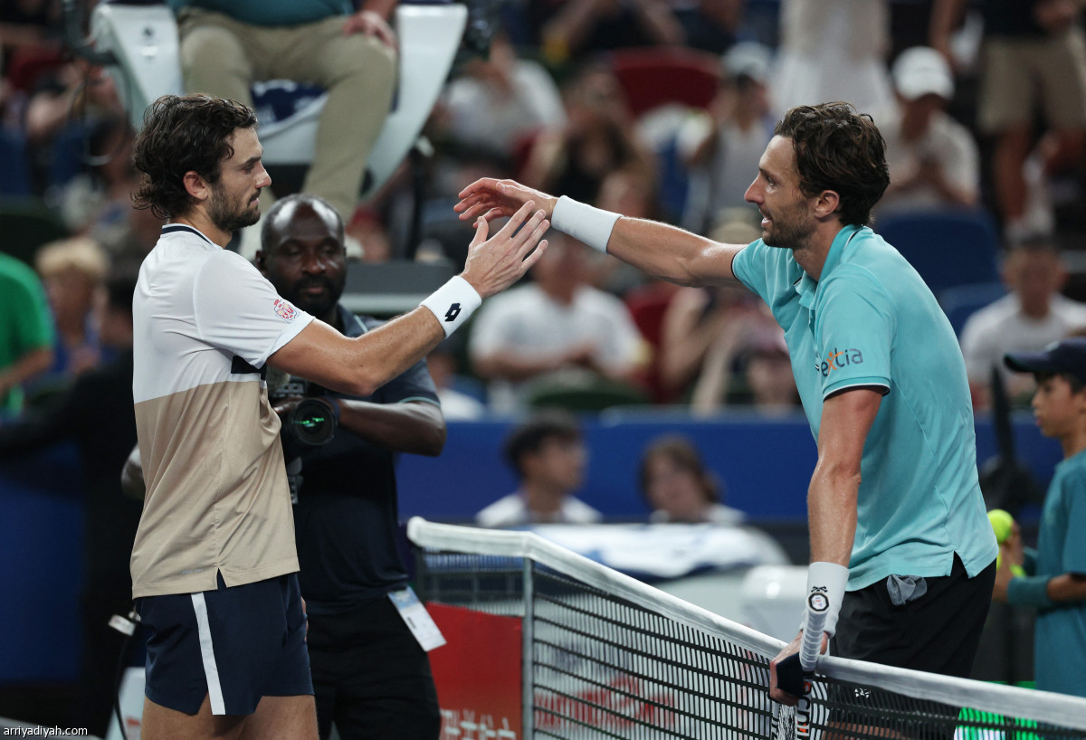 فاشرو بطل شنغهاي