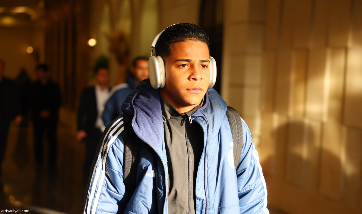 من الفندق إلى أزادي