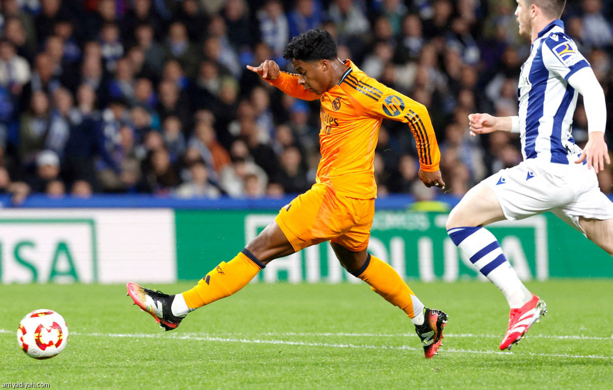 الريال يقترب