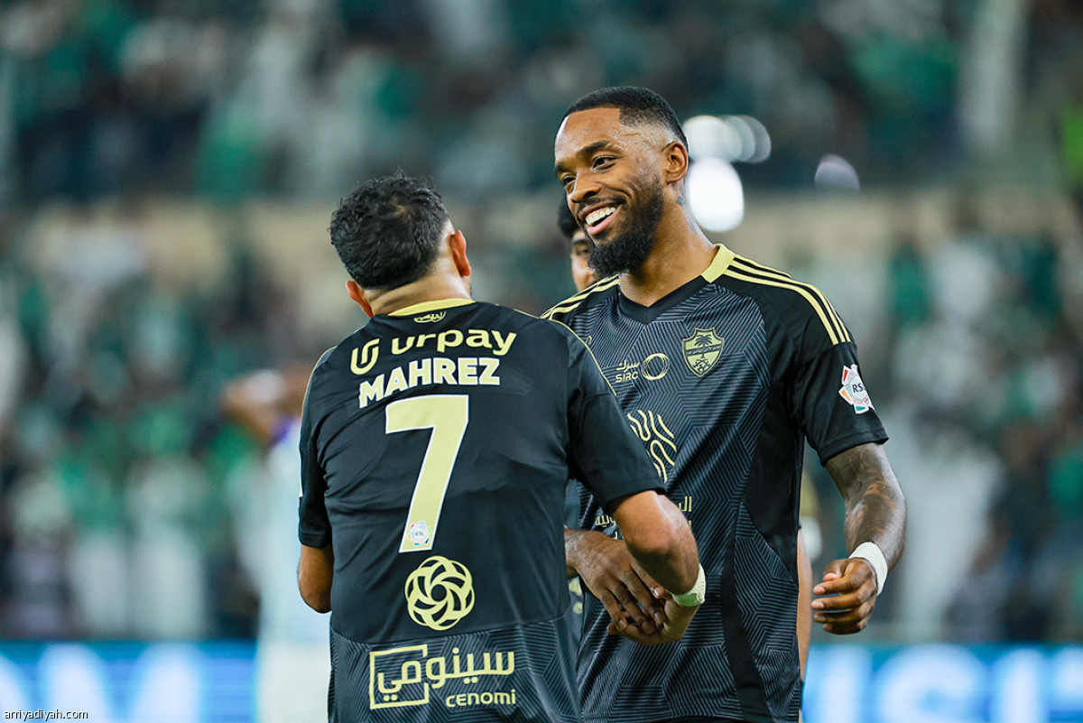 الأهلي يستعرض