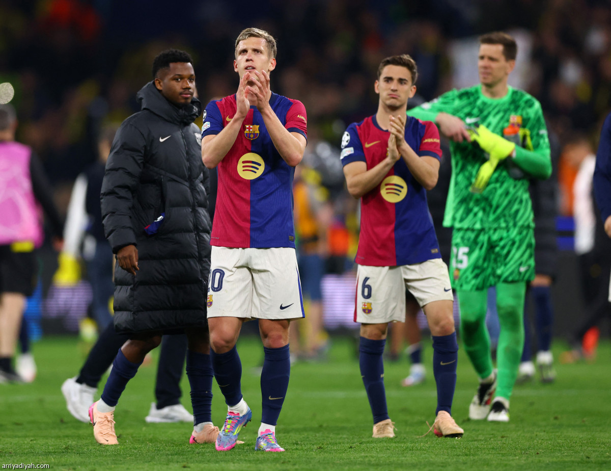 برشلونة يعبر