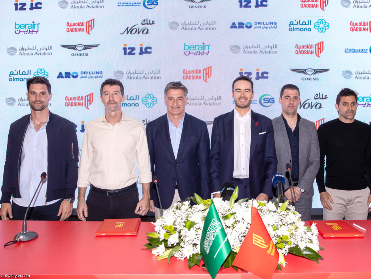 ميتشيل يجدد