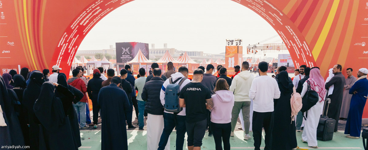 المتسابقون يتوافدون