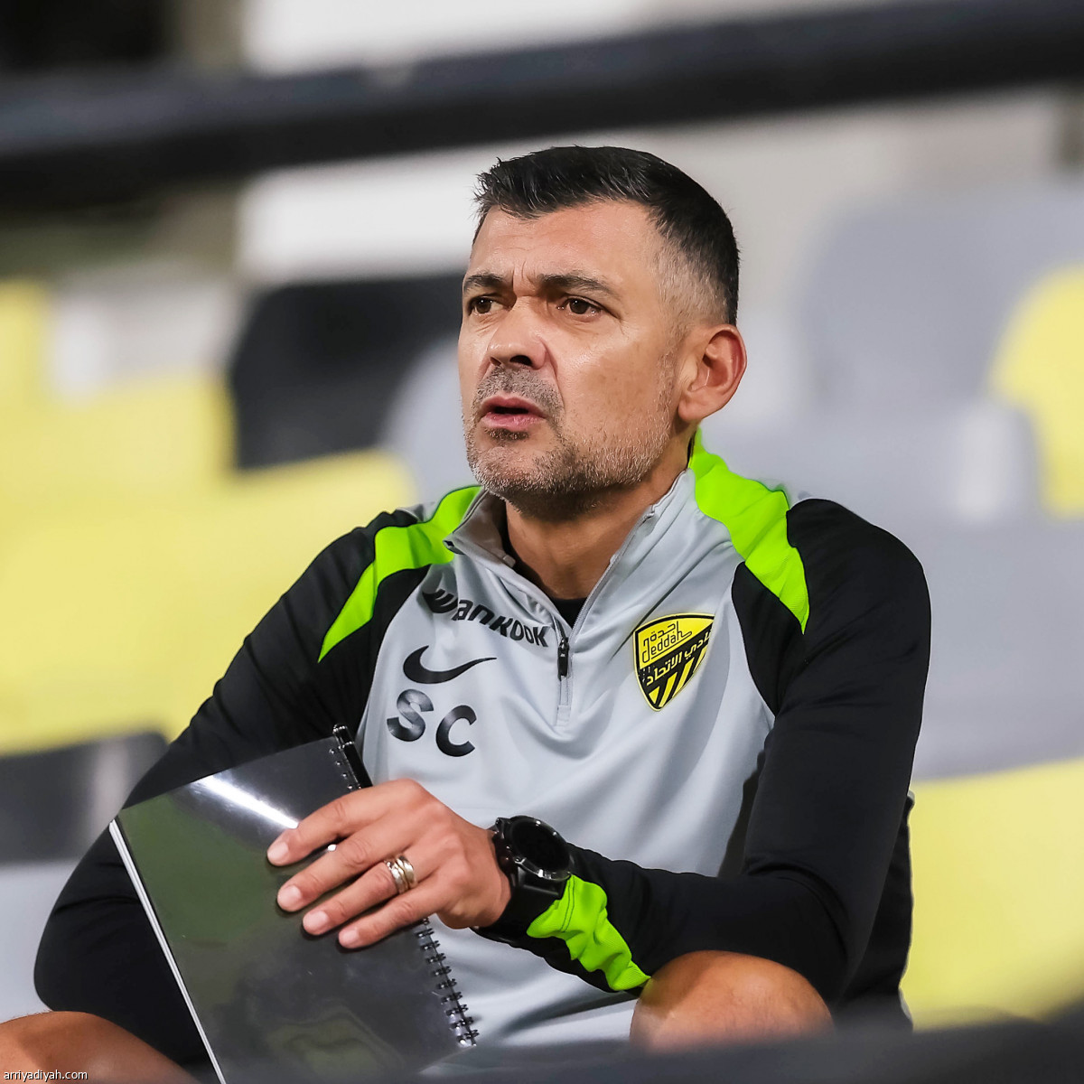 الاتحاد يناور