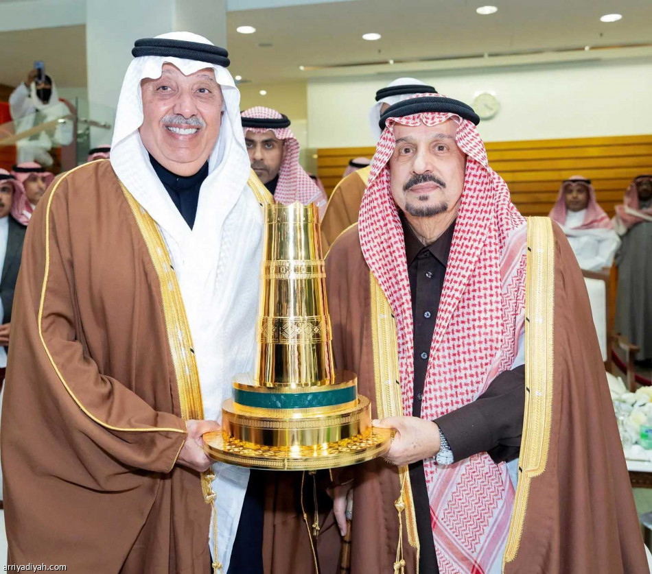 فيصل بن بندر يتوج الفائزين بـ «كأس المؤسس»