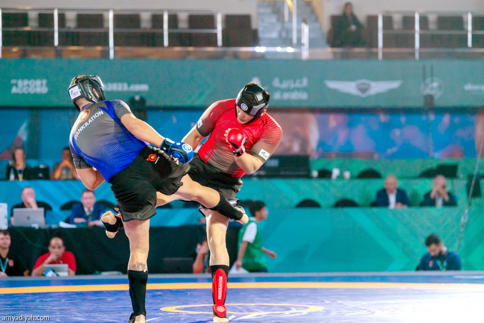 عائلة حازم..
3 في المبارزة