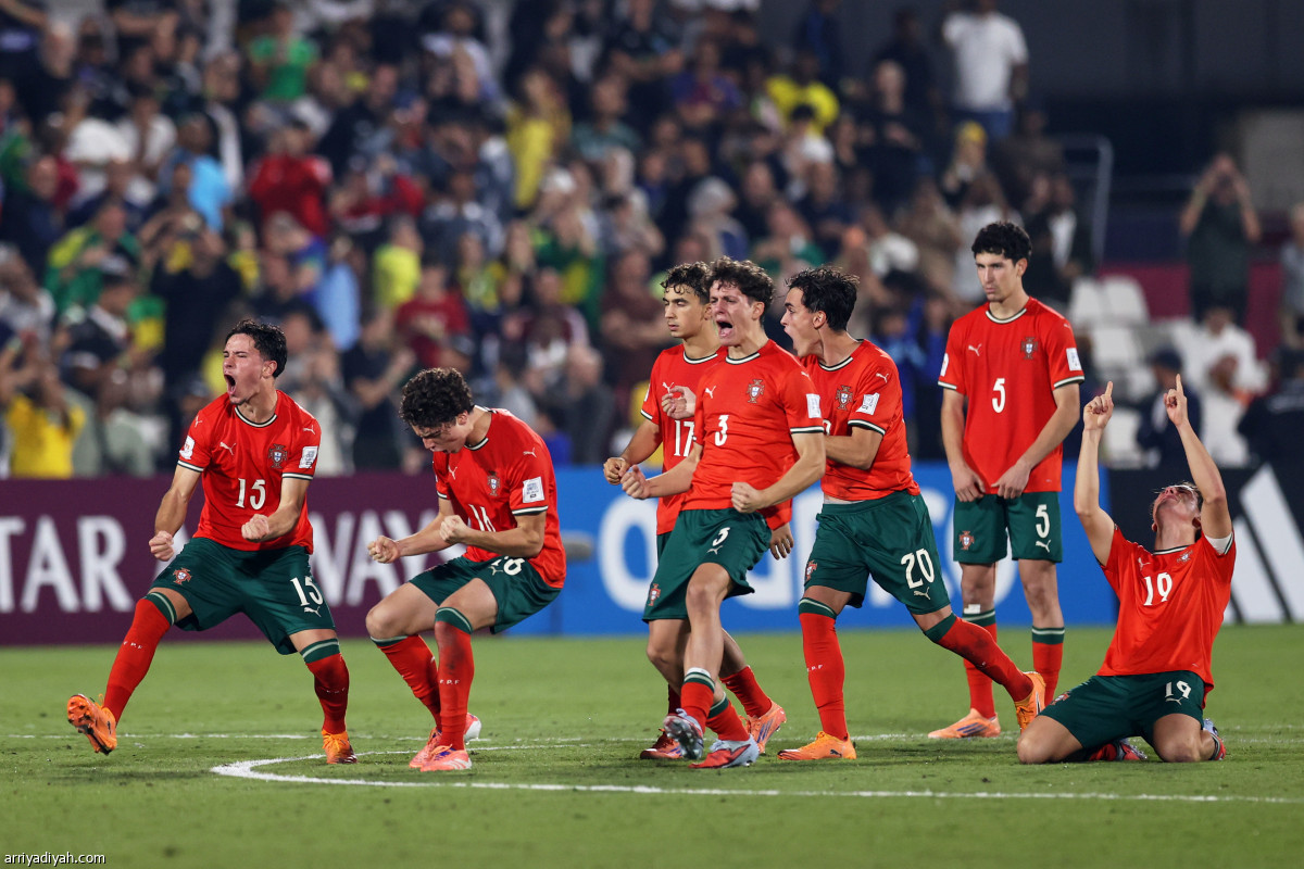 نهائي تاريخي