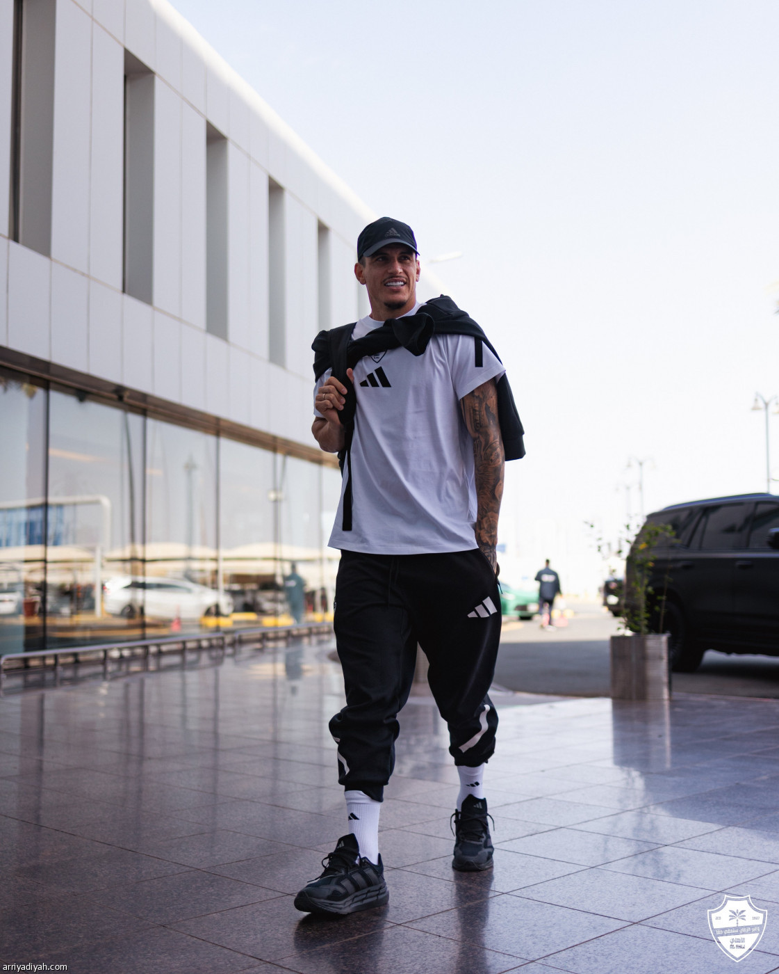 الأهلي يغادر