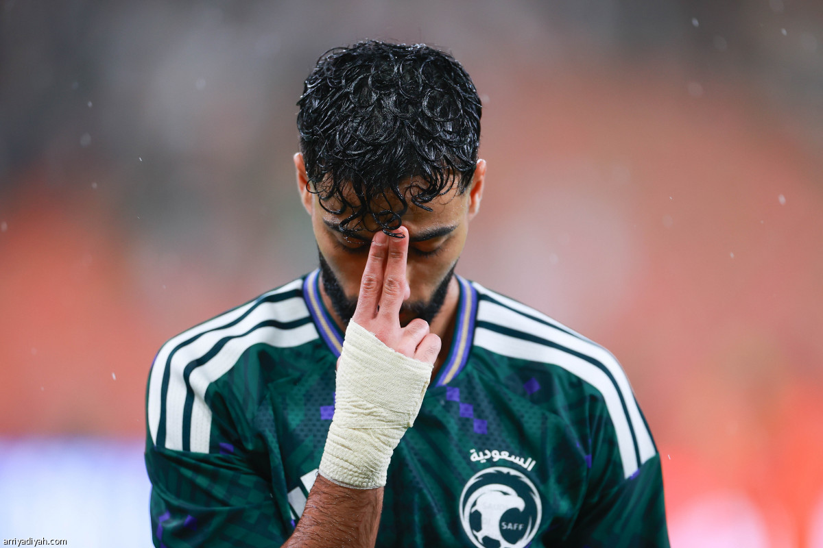 المنتخب يفوز